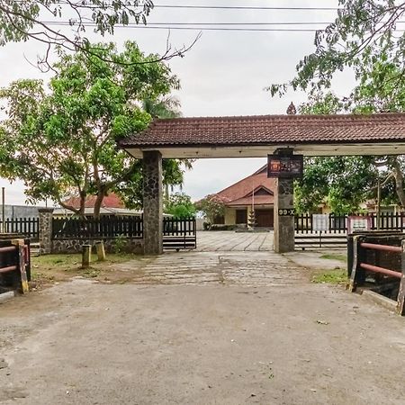 Reddoorz Syariah Near Gor Ken Arok Hotel Маланг Екстериор снимка