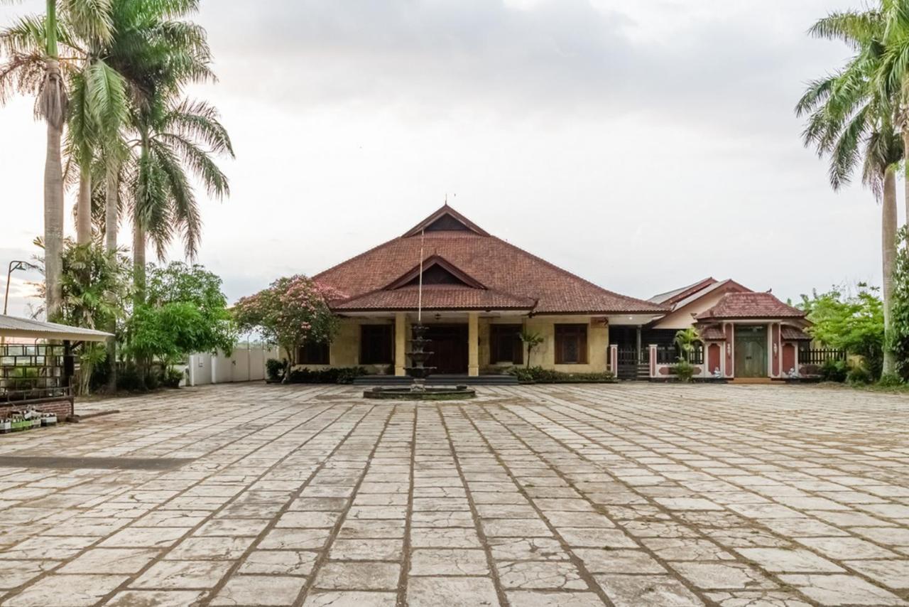 Reddoorz Syariah Near Gor Ken Arok Hotel Маланг Екстериор снимка