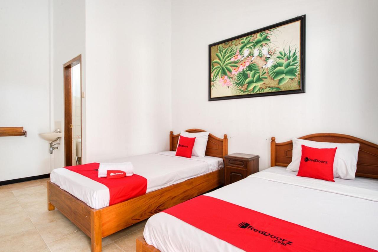Reddoorz Syariah Near Gor Ken Arok Hotel Маланг Екстериор снимка