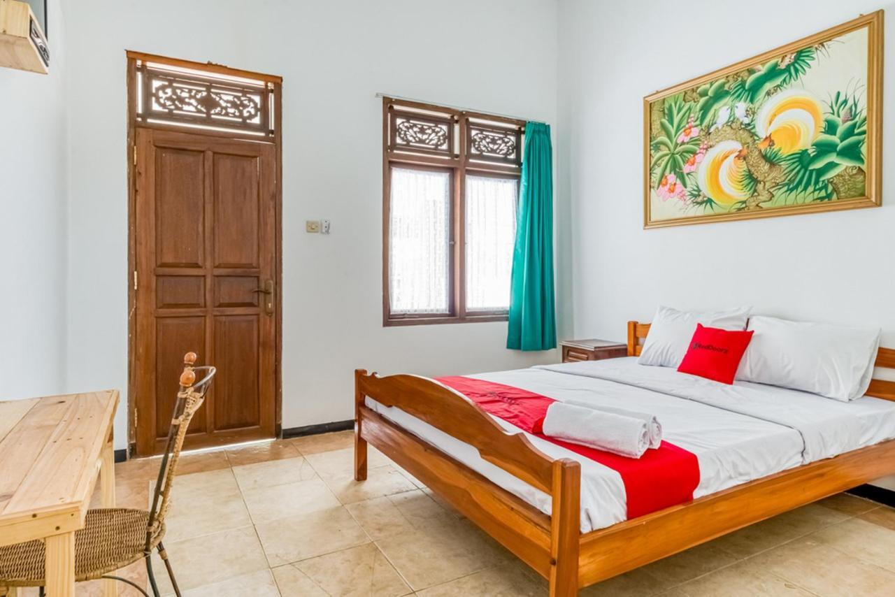 Reddoorz Syariah Near Gor Ken Arok Hotel Маланг Екстериор снимка