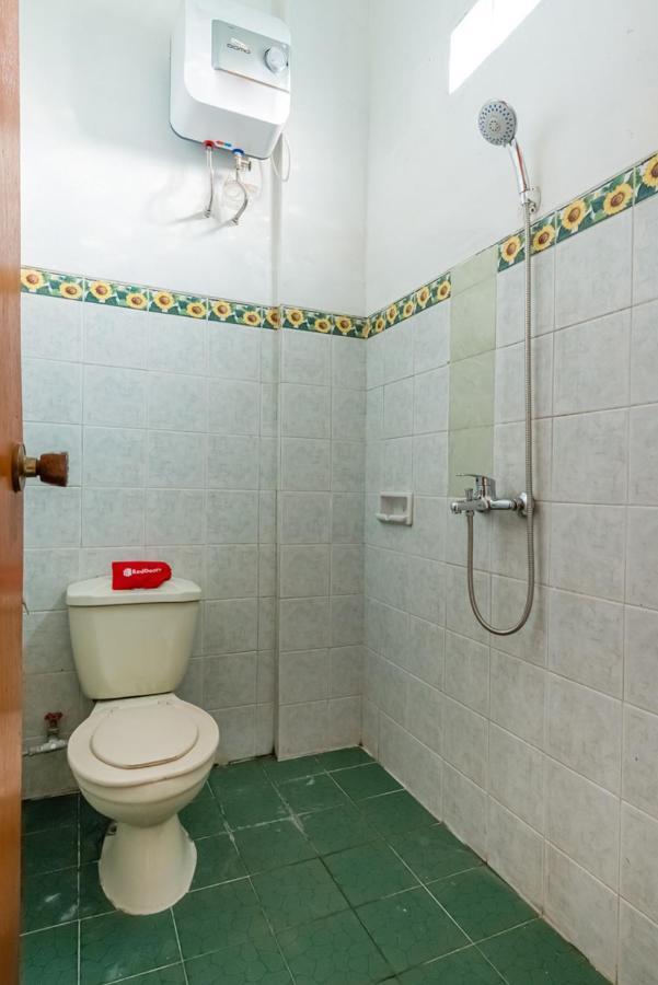 Reddoorz Syariah Near Gor Ken Arok Hotel Маланг Екстериор снимка