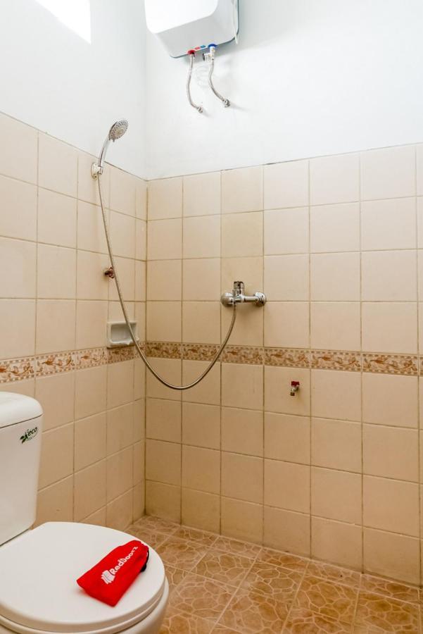 Reddoorz Syariah Near Gor Ken Arok Hotel Маланг Екстериор снимка